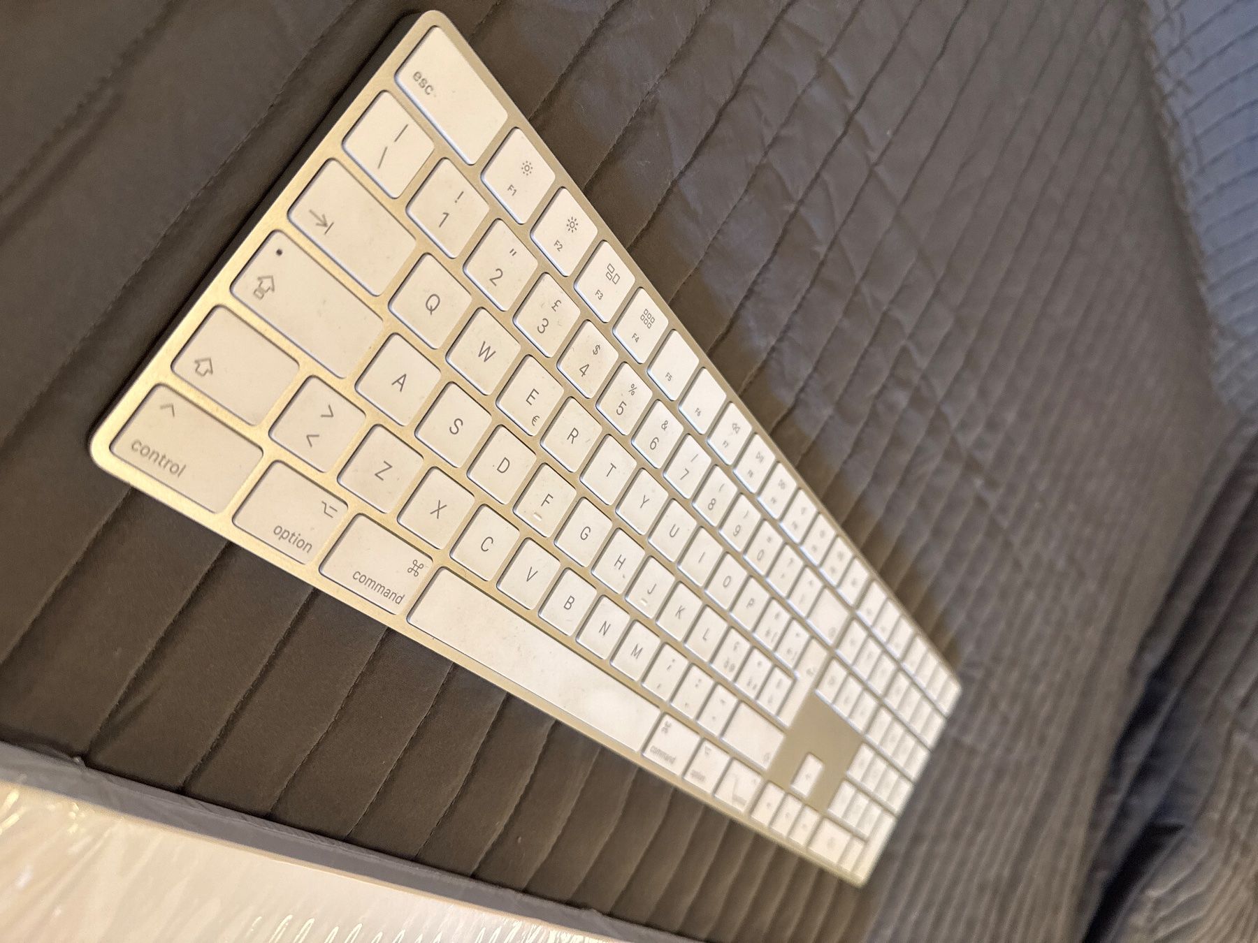 Apple Tastiere: Apple Magic Keyboard con tastierino numerico Layout ITA – Usato da Zürich venduto da xl3vax 2
