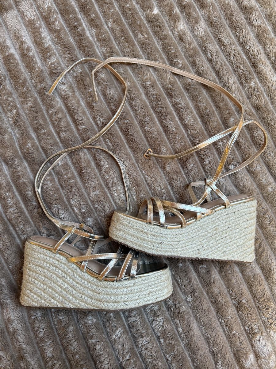 Scarpe da donna: Sandales à Plate-forme – Nuovo (secondo la descrizione) da Pully venduto da Vckbrd