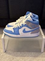 Nike Air Jordan 1 Mid SE University Blue/Grey Sneakers
