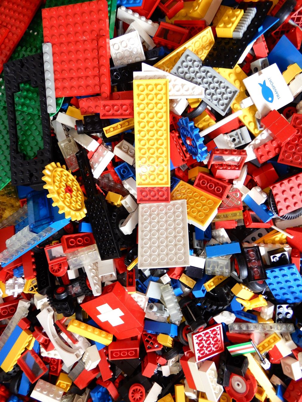 Lego Kit di costruzioni: 4 KILO LEGO Classic und diverse, Räder, Technic,Platten .... – Usato da Senèdes venduto da tintinette43 6