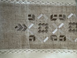 Tischdecke Leinen180x225cm Oval bestickt, 8 Srvietten