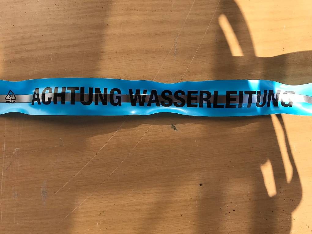 Altro per Ufficio & Commercio: Warnband "Achtung Wasserleitung" – Usato da Tägertschi venduto da Oktagon62 2