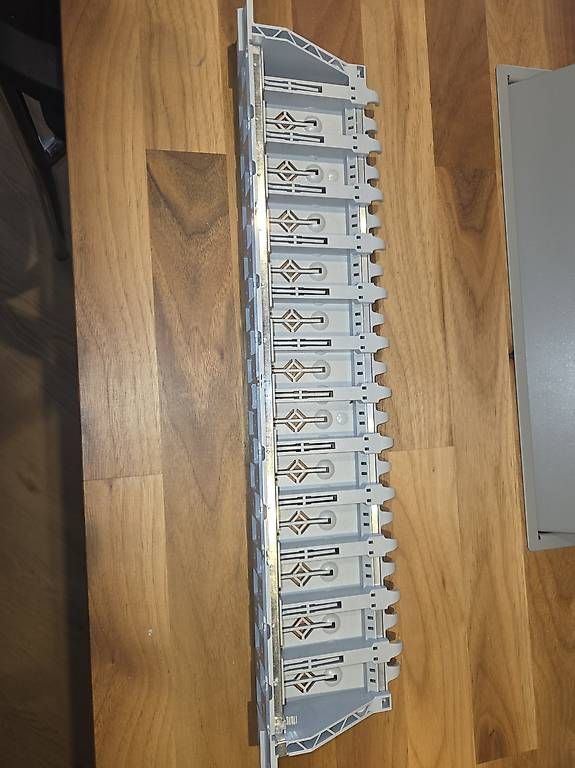 Racks & Cavalletti: Rangierfeld/Patchpanel R&M 19" – Usato da Bretzwil venduto da herrhausb