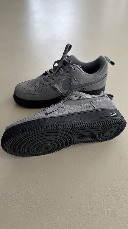 Nike Scarpe da uomo: Nike Air Force 1 Grau, 38.5 – Nuovo e nell'imballaggio originale da St. Gallen venduto da ninl123 2