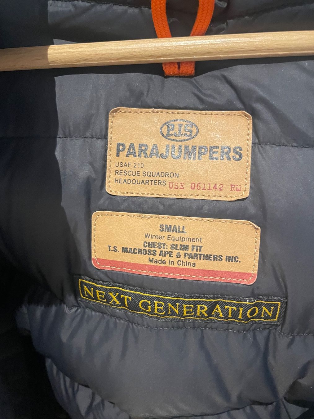 Parajumpers Jacken: Parajumpers Parka - talliert – Gebraucht aus Schliern b. Köniz von SanPellegrino10 3