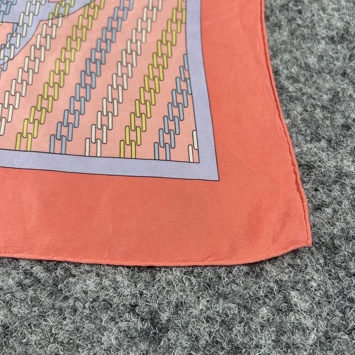 Cartier Foulard & Sciarpe: Must de Cartier scarf – Usato da La Sagne NE venduto da Matlasape 2