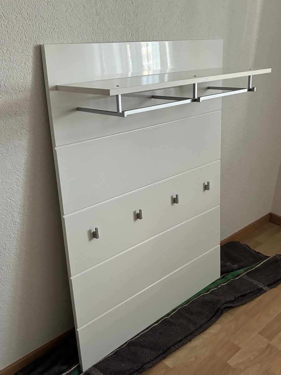 Guardaroba: Wandgarderobe - Weiss - mit Hutablage – Usato da Tann venduto da Lavender