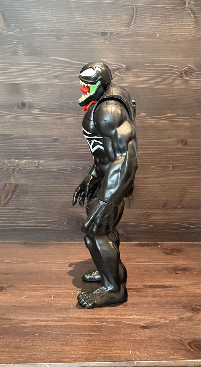 Marvel Statuette: Venom Figur Marvel – Usato da Villmergen venduto da Mercedes405 1