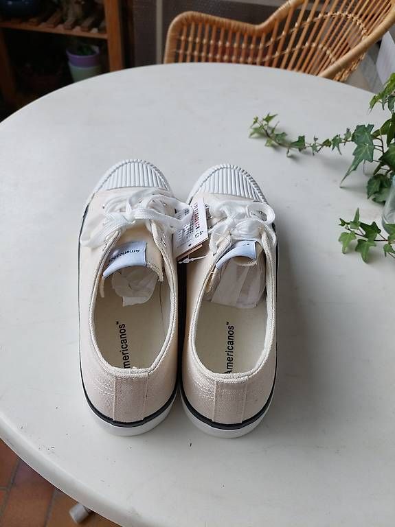 Scarpe da uomo: Stilvolle neue Sneakers Gr. 43 – Usato da Bern venduto da Huha1 4