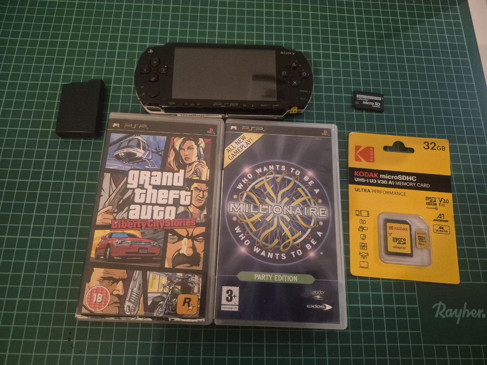 Sony Console: PSP Bundle: Console, Games (GTA), Memory Card, charger – Usato da Meyrin venduto da Retro-GZ