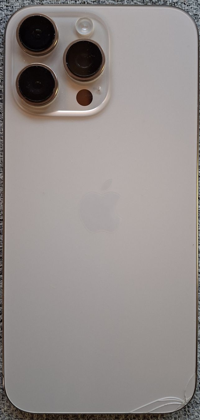 Apple Handys / Smartphones: iPhone 16 pro Max – Gebraucht aus Täsch von nicole_mooser 1