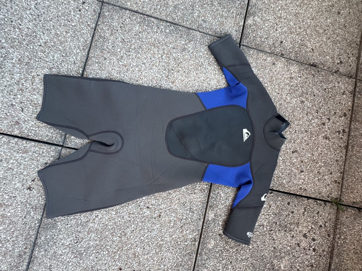 Mute per immersioni: Quiksilver shorty Néoprène  – Usato da Fribourg venduto da Jayaeby