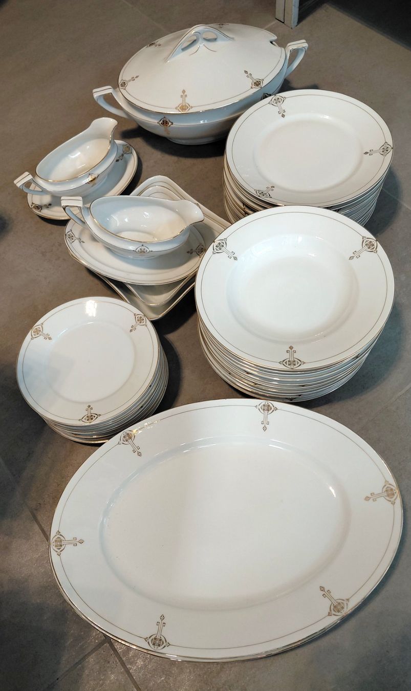 Set di piatti: Antikes Art Deco Speiseservice – Usato da Zürich venduto da Rosys 9