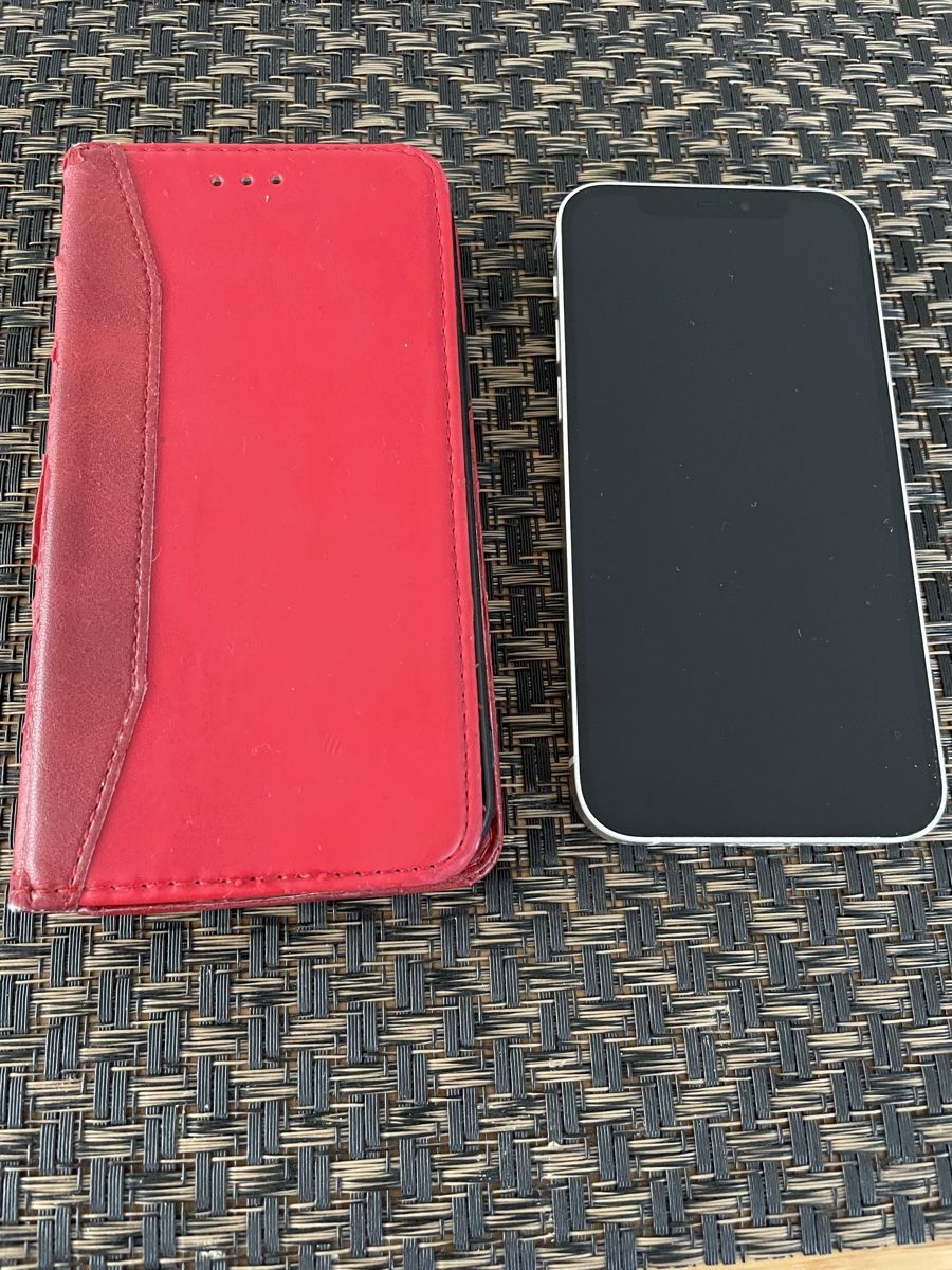 Apple Portables: iPhone 12 – D'occasion à Reinach AG par trigger7811 2