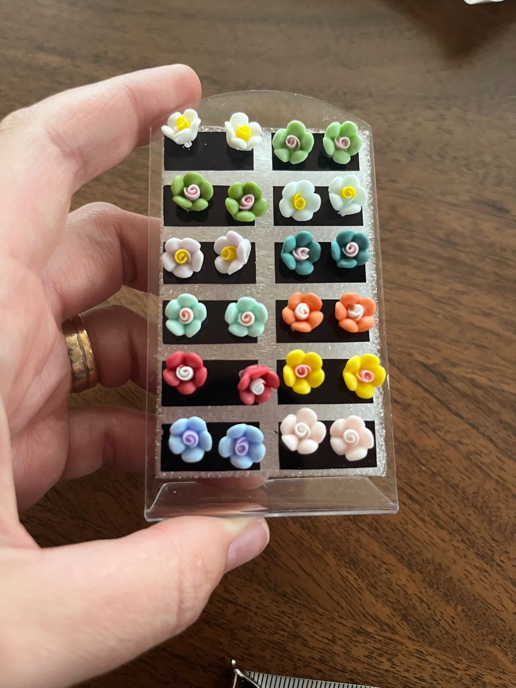 Orecchini pendenti & Orecchini a lobo: Blumen Ohrstecker Set, 12 Paar – Nuovo e nell'imballaggio originale da Gams venduto da Mariawicca 1