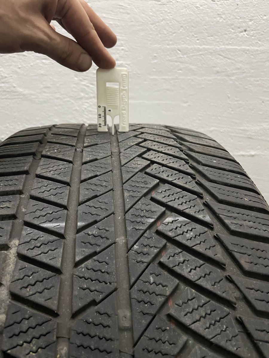 Pneus & Kompletträder: 2x Continental Winterpneu 285/40R20 – Gebraucht aus Sirnach von MotionModular 2