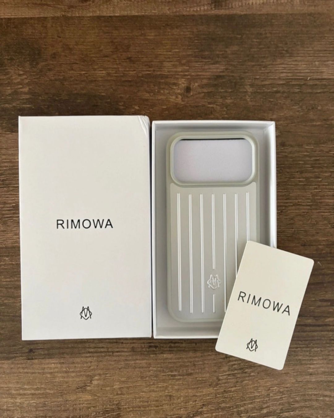 Apple Covers & Schutzfolien: IPhone 17Pro Rimowa Hülle – Gebraucht aus Chur von Madeys 3