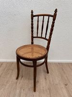Antike Thonet Mundus Bugholzstuhl mit Wiener Geflecht