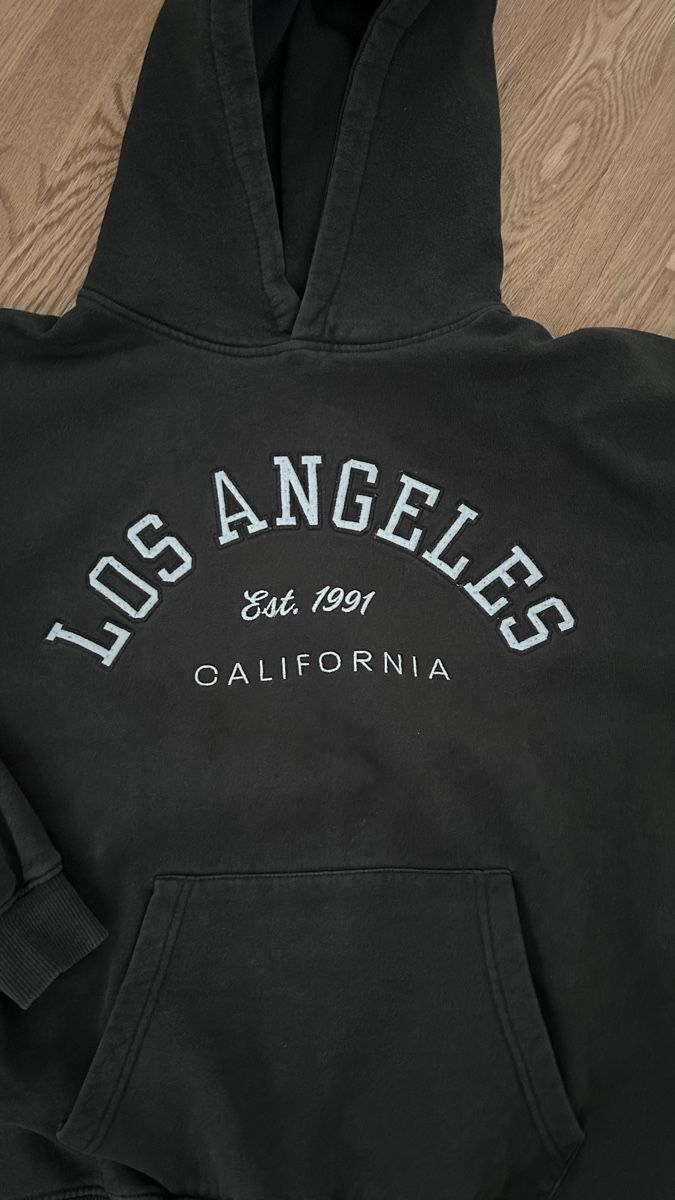 Pull&Bear Pullover & Sweatshirts: Pull&Bear Kapuzenpullover – Gebraucht aus Seengen von nad_cn92 1