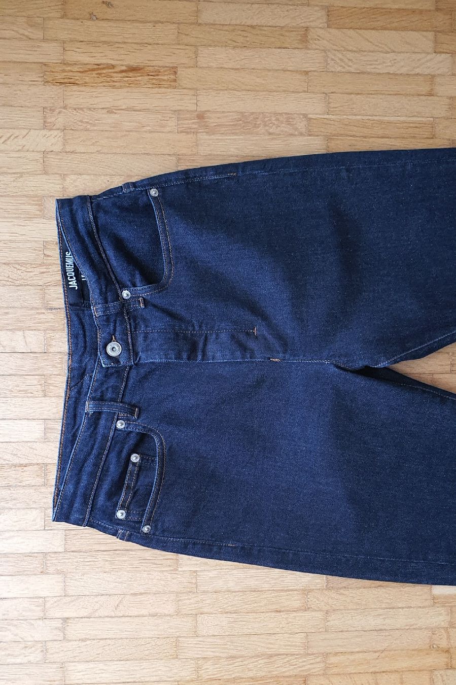 Jacquemus Jeans: Jacquemus Jeans – Nuovo e nell'imballaggio originale da Basel venduto da Kristal4 2