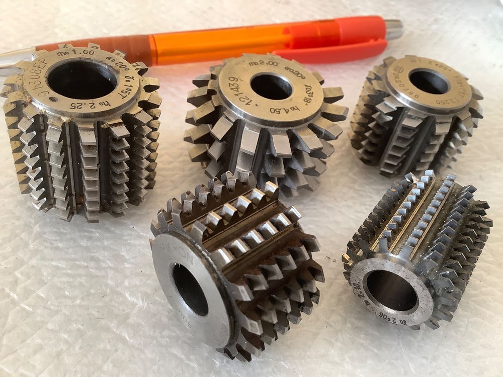 5 Modulfräser m0.8, m1.00, m2.00, von MIKRON, PILTZ (Gebraucht) in ...