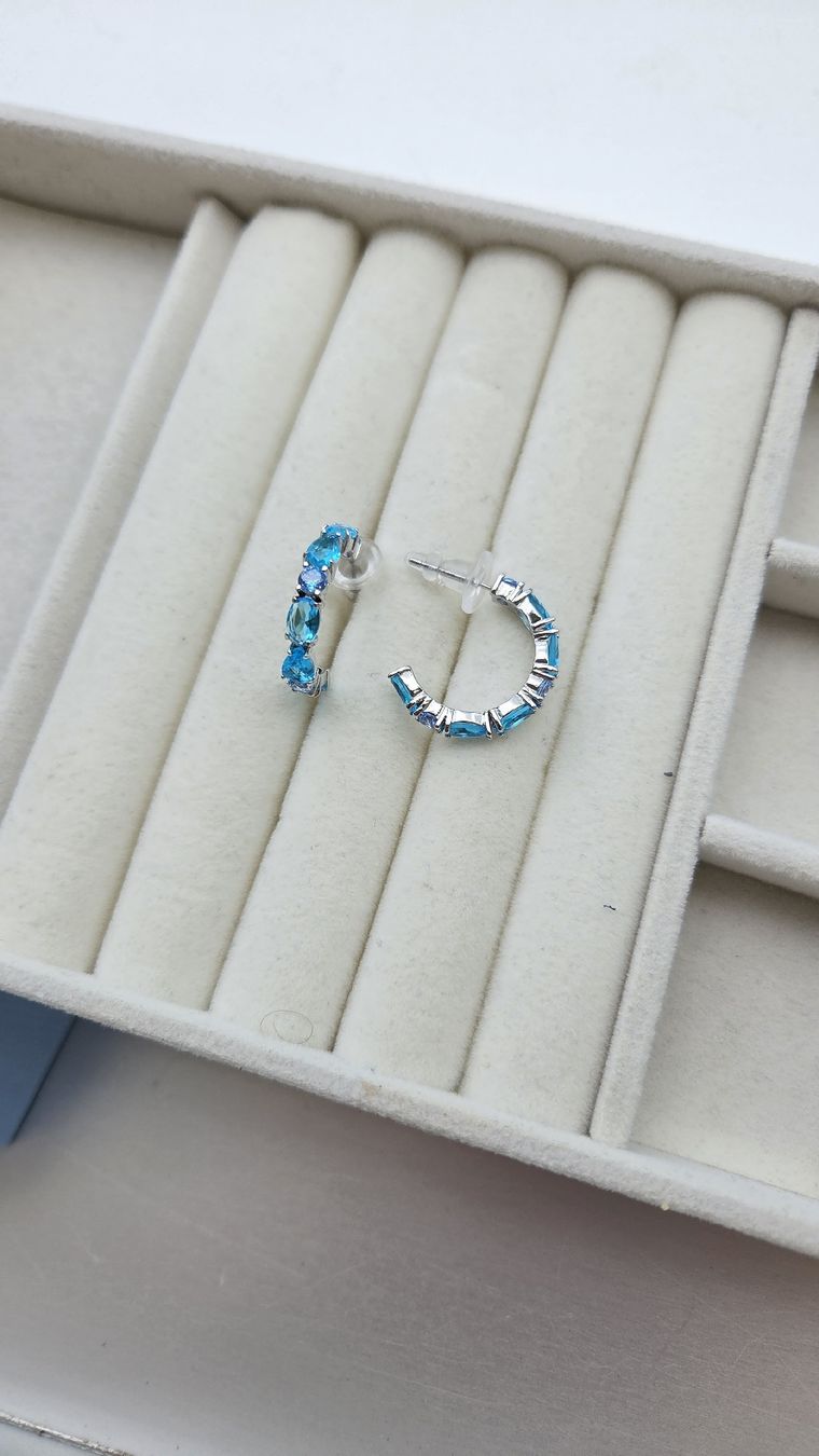 Boucles d'oreille: Creolen mit blauen Steinen  – Neuf (Voir description) à Baden par kar_rm7y
