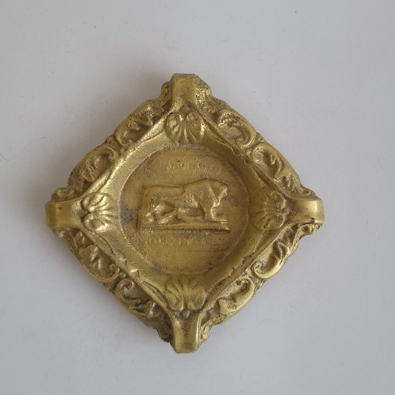 Aschenbecher: Frankreich / Kleine Bronze Ablage oder Aschenbecher mit Löwe – Gebraucht aus Savièse von qm2710 4