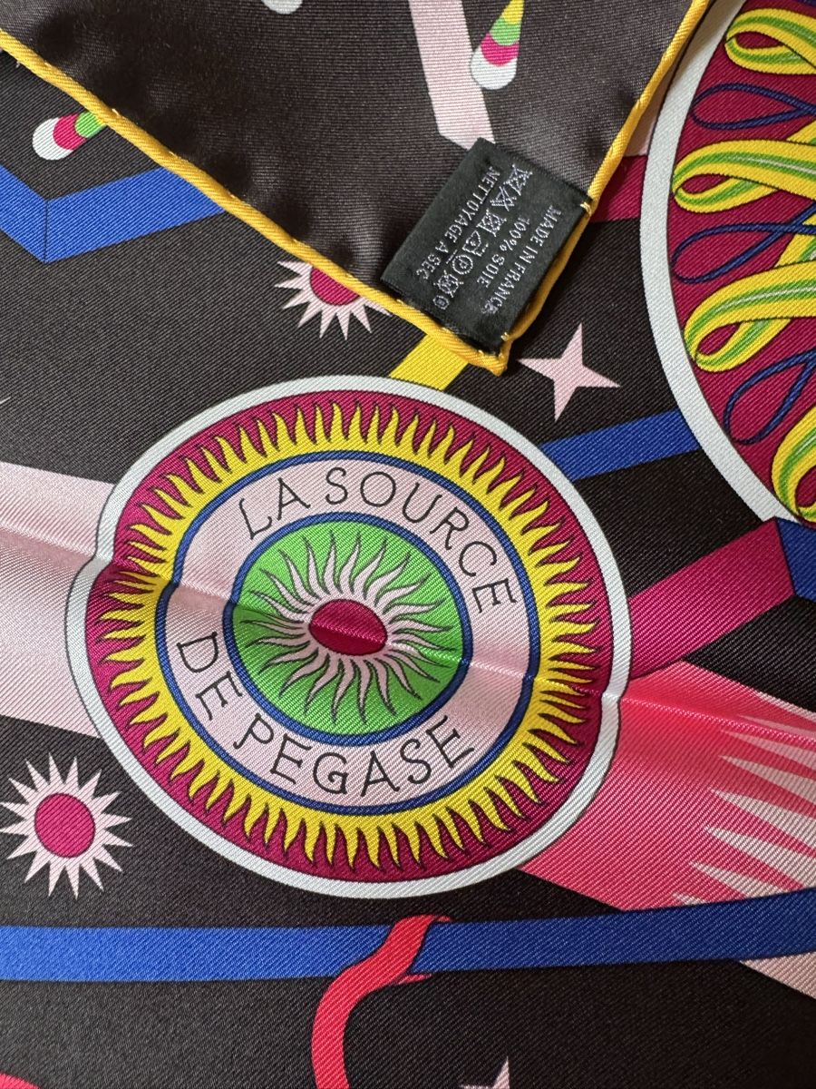Hermès Foulard & Sciarpe: Hermès carré neuf Source de Pégase  – Nuovo e nell'imballaggio originale da Genève venduto da Allisgood 4