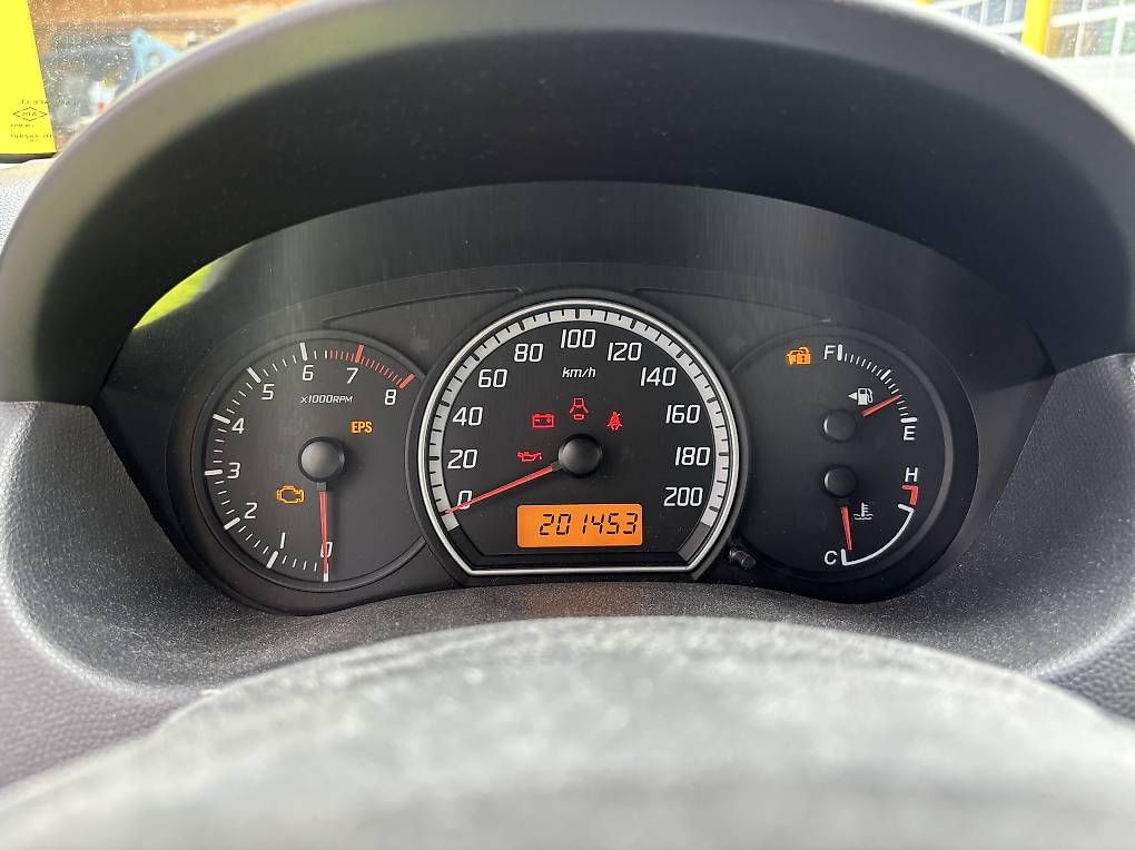 Suzuki Automobili: Suzuki Swift 1.3 4WD – Usato da Brunnen venduto da drummerface 3