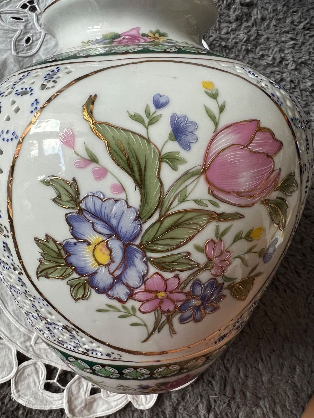 Vasi & Recipienti: Chinesische Ziervase Durchbruchmuster – Usato da Frenkendorf venduto da Only1 5