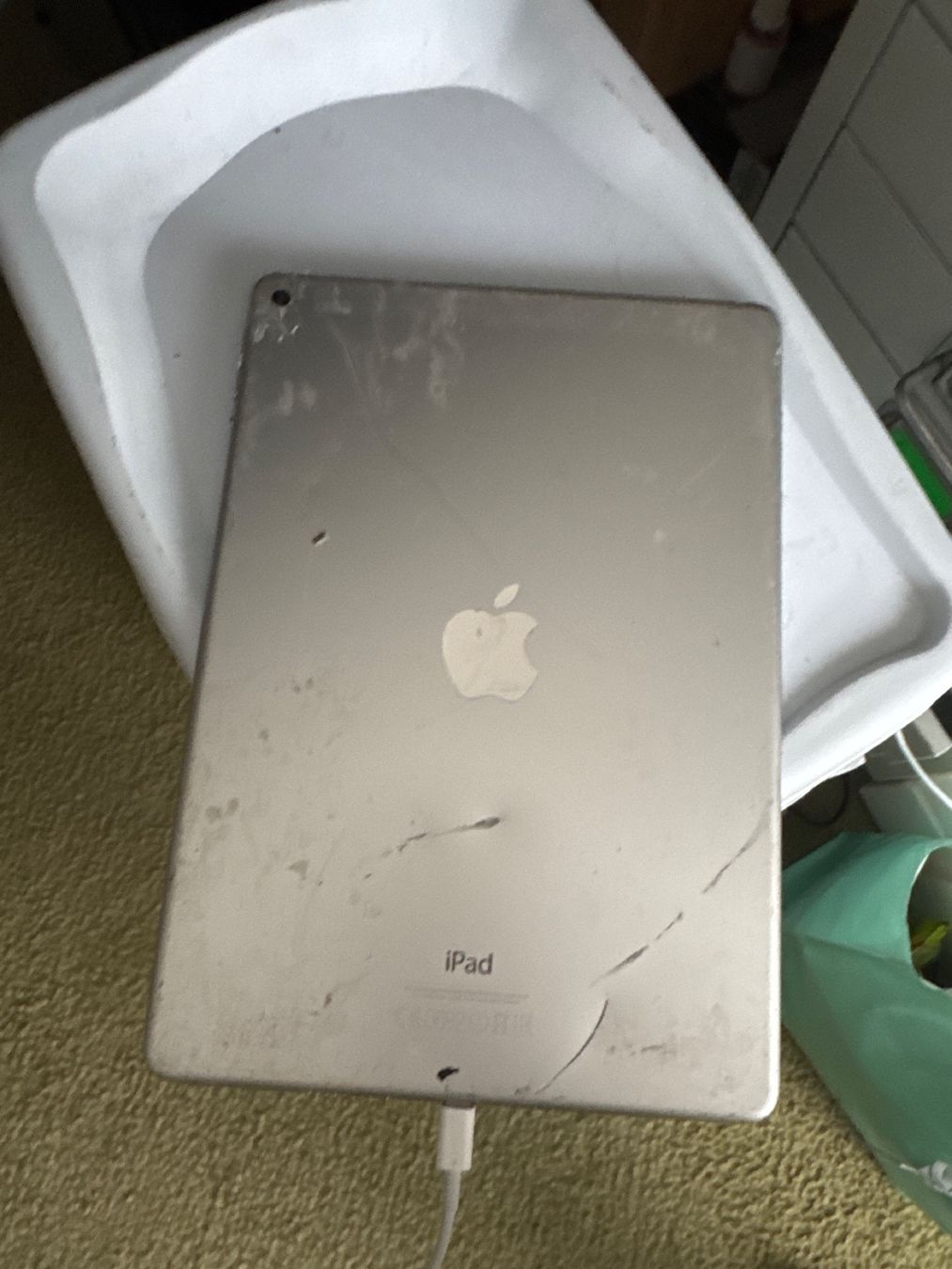 Apple Tablet PC: Ipad Air 2 - A1566 - icloude – Difettoso da Olten venduto da HoYa01