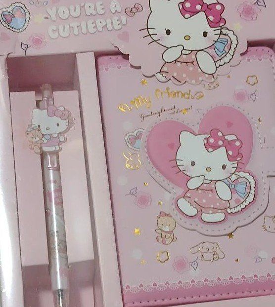 Hello Kitty Blocchi: Hello Kitty - Bloc-notes et stylo roses - Neuf – Nuovo e nell'imballaggio originale da Allens venduto da MADE.IN.ROCK.N.ROLL 4