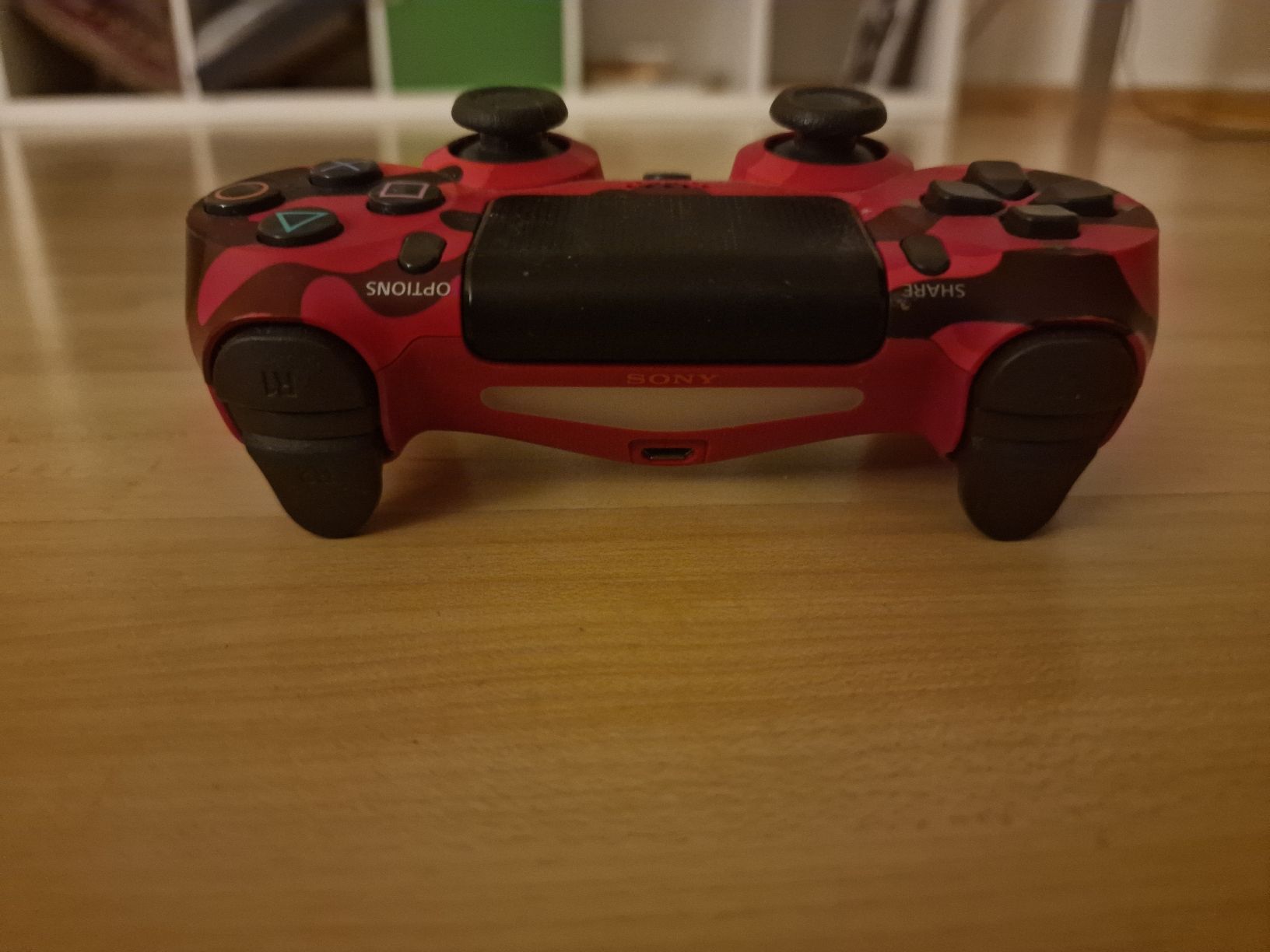 Sony Konsolen: PS4 Pro 1TB Mit Controller – Gebraucht aus Bremgarten AG von VictoriaV0102 1