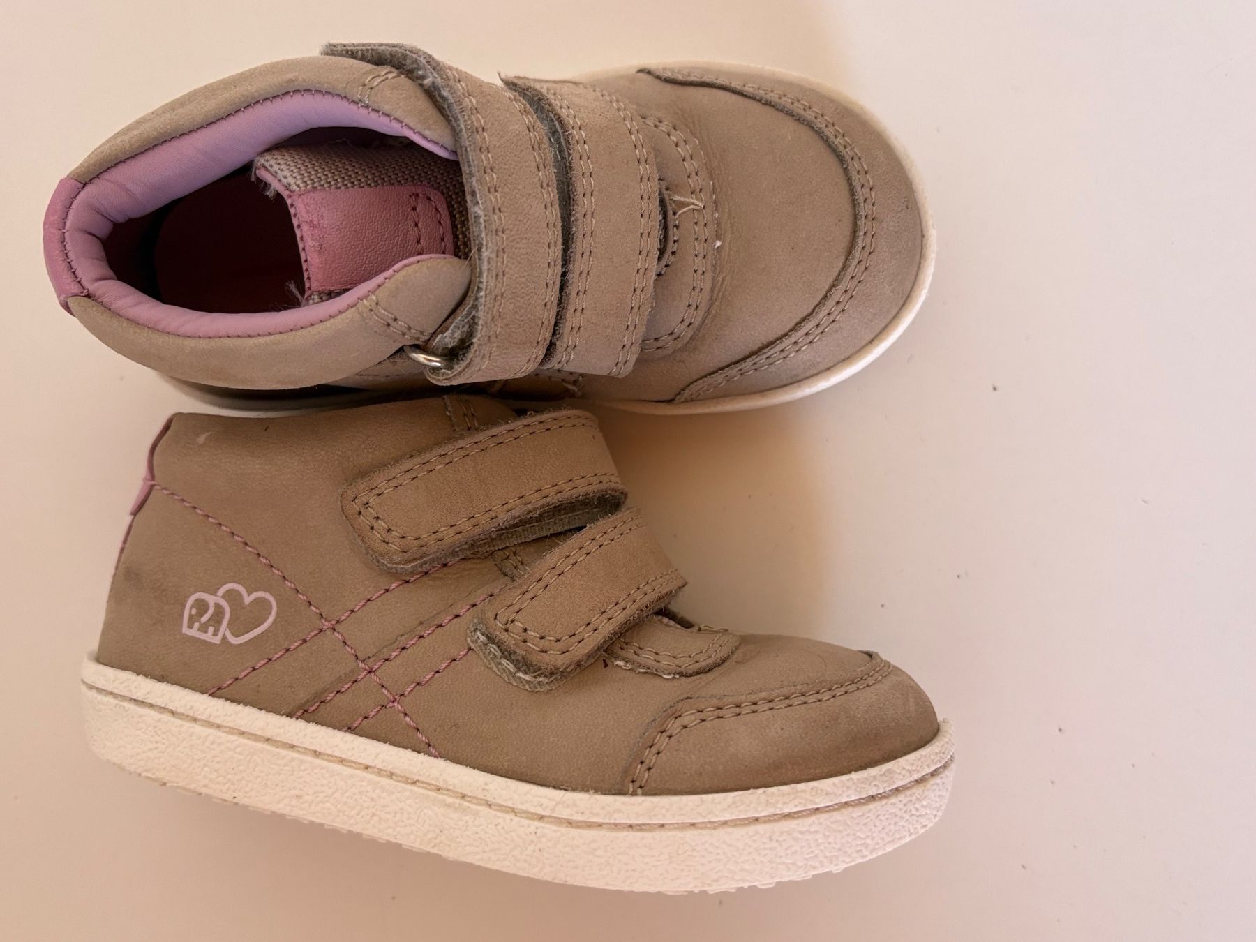 Elefanten Schuhe für Mädchen: Elefanten, Grösse 23, 22 – Gebraucht aus Plaffeien von kce_bj9r 4