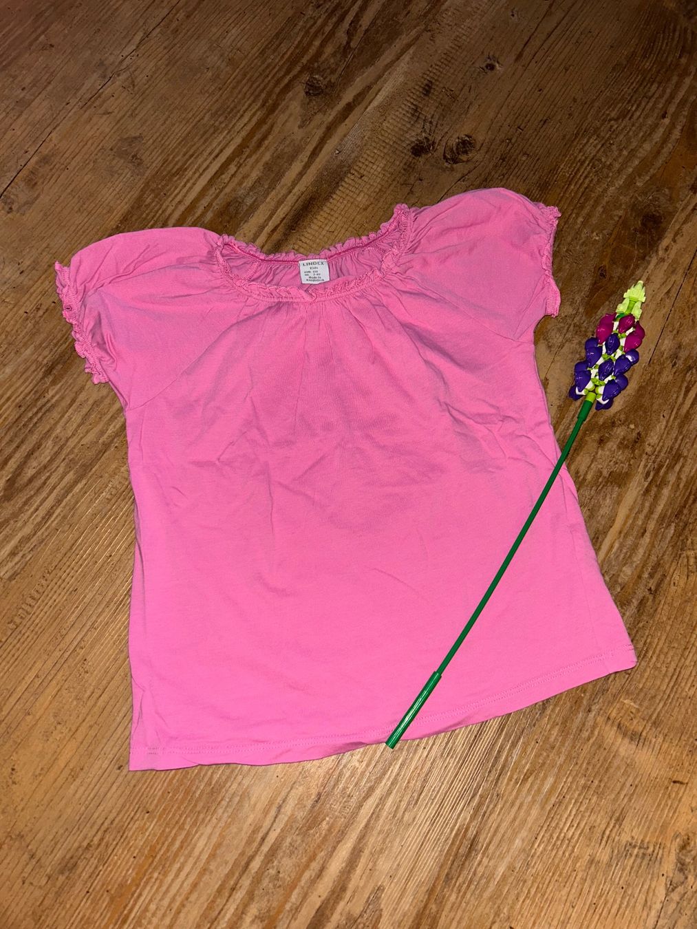 Camicette, T-shirt & Top: T-Shirt Lindex 122/128 – Usato da Safenwil venduto da 2hand_aber_wertvoll