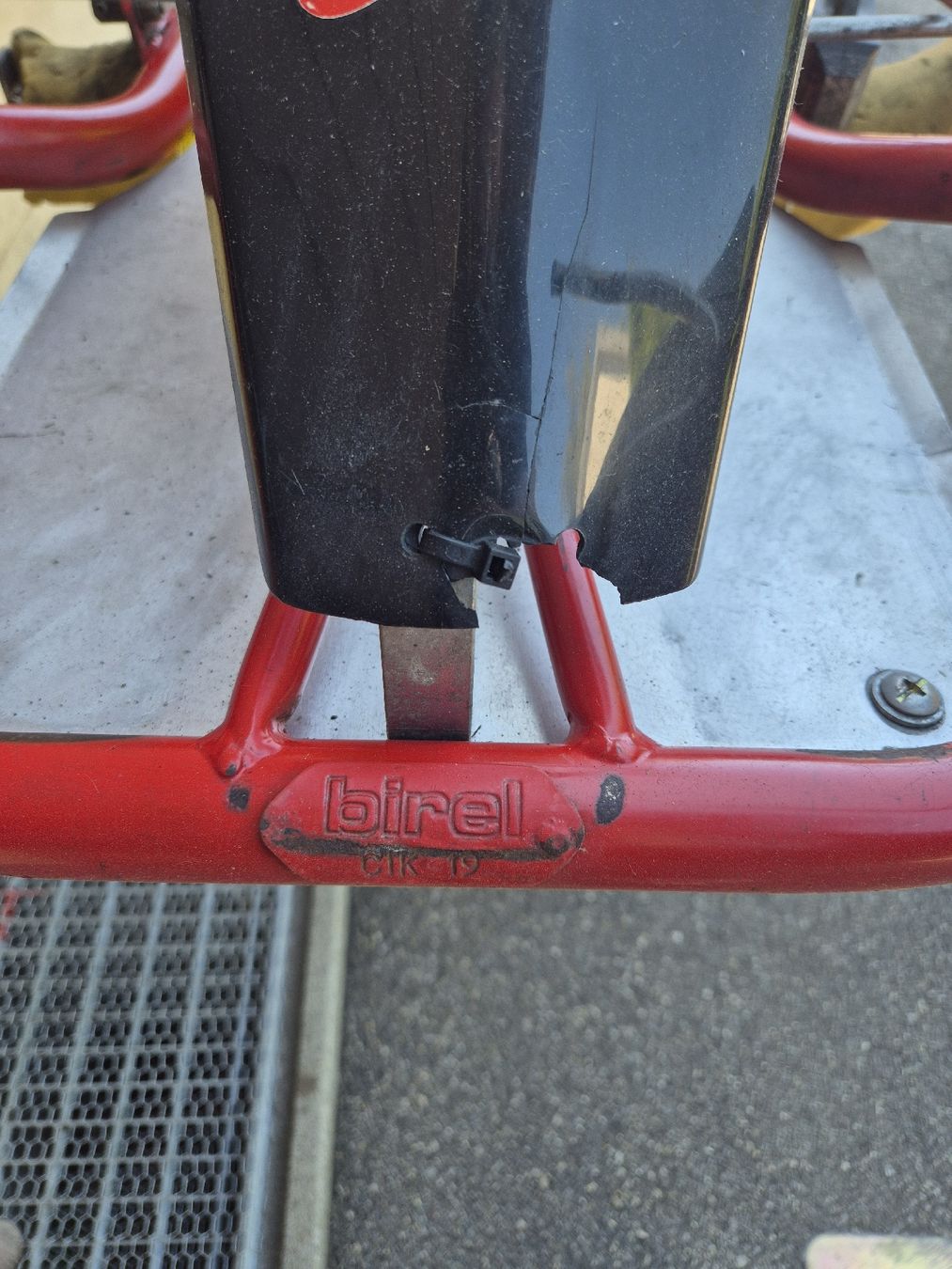 Karts: Altes Birel Chassis – Defekt aus Oetwil am see von BikiniRacingCKRSUI 8