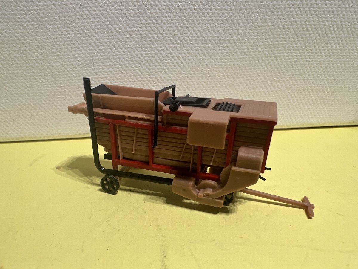 Preiser Modellini di ferrovie: Preiser Dreschmaschine Westfalia 1/87 – Usato da Weinfelden venduto da Kammerflimmern 1