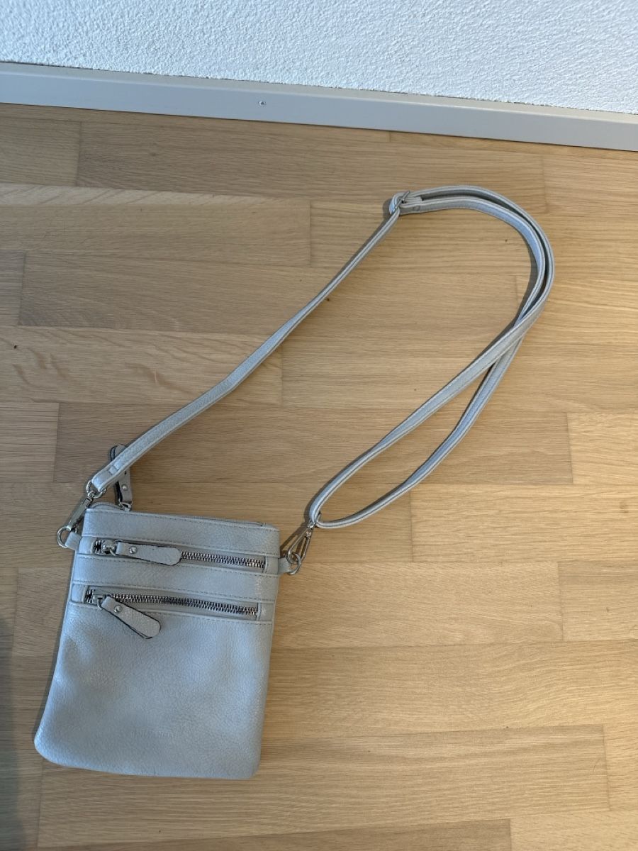 Borse da donna: Kleine Handtasche – Usato da Flawil venduto da xthechabo
