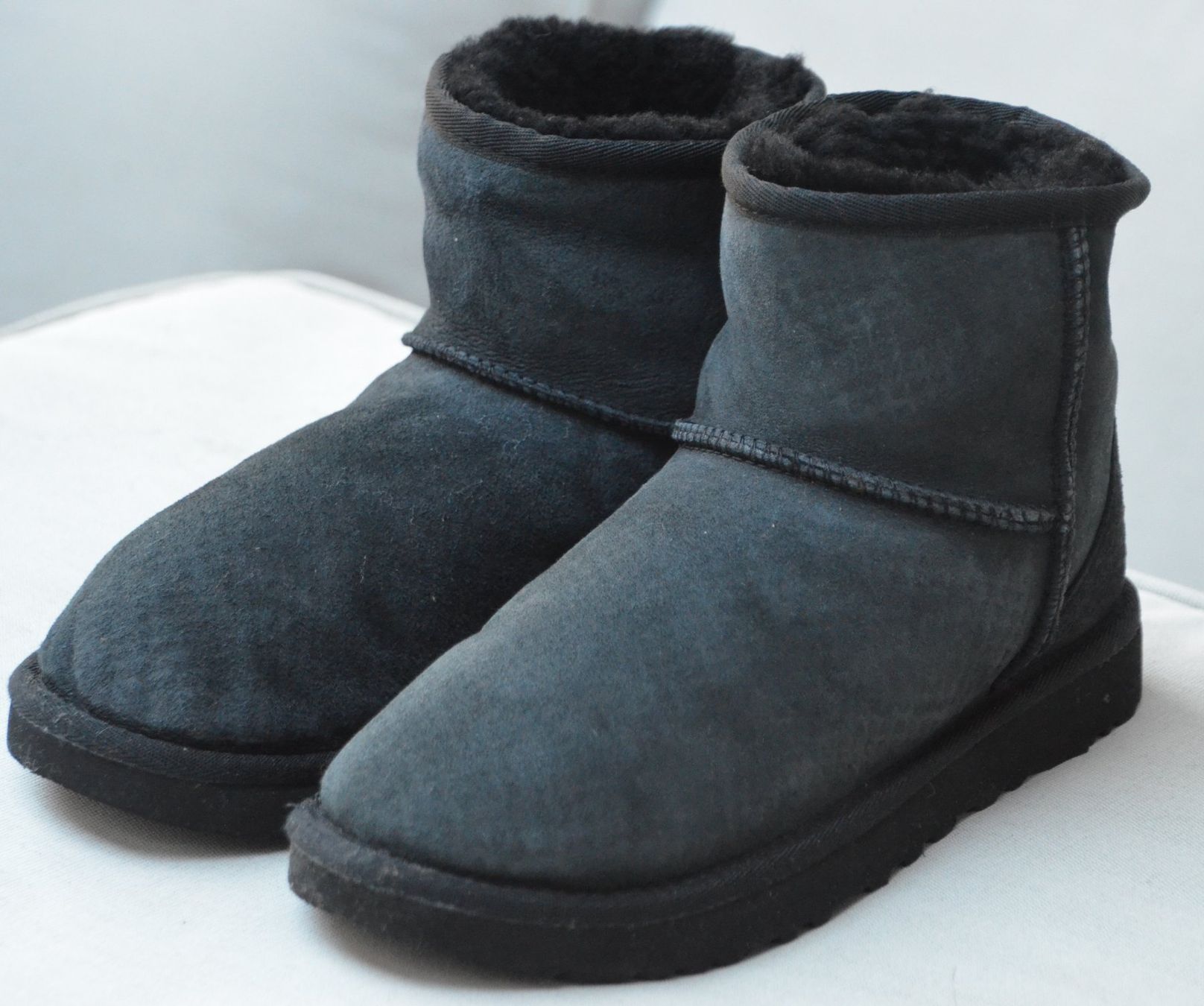 Ugg Scarpe da donna: UGG Classic Mini II .38 – Usato da Collonges venduto da arashee