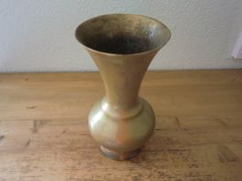 Dekorative Messingvase