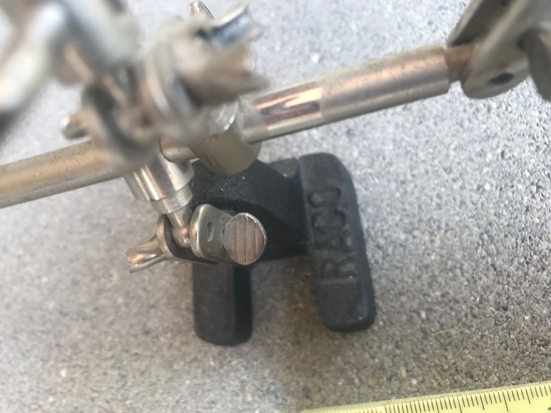 Sonstige Büroeinrichtungen: Büro Zettel Halter Metall – Gebraucht aus Biberist von longimanus3 3
