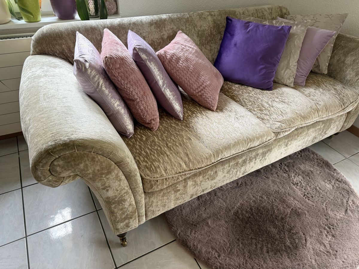 Sofas: Laura Ashley Sofa – Gebraucht aus Horriwil von Carrera68 3