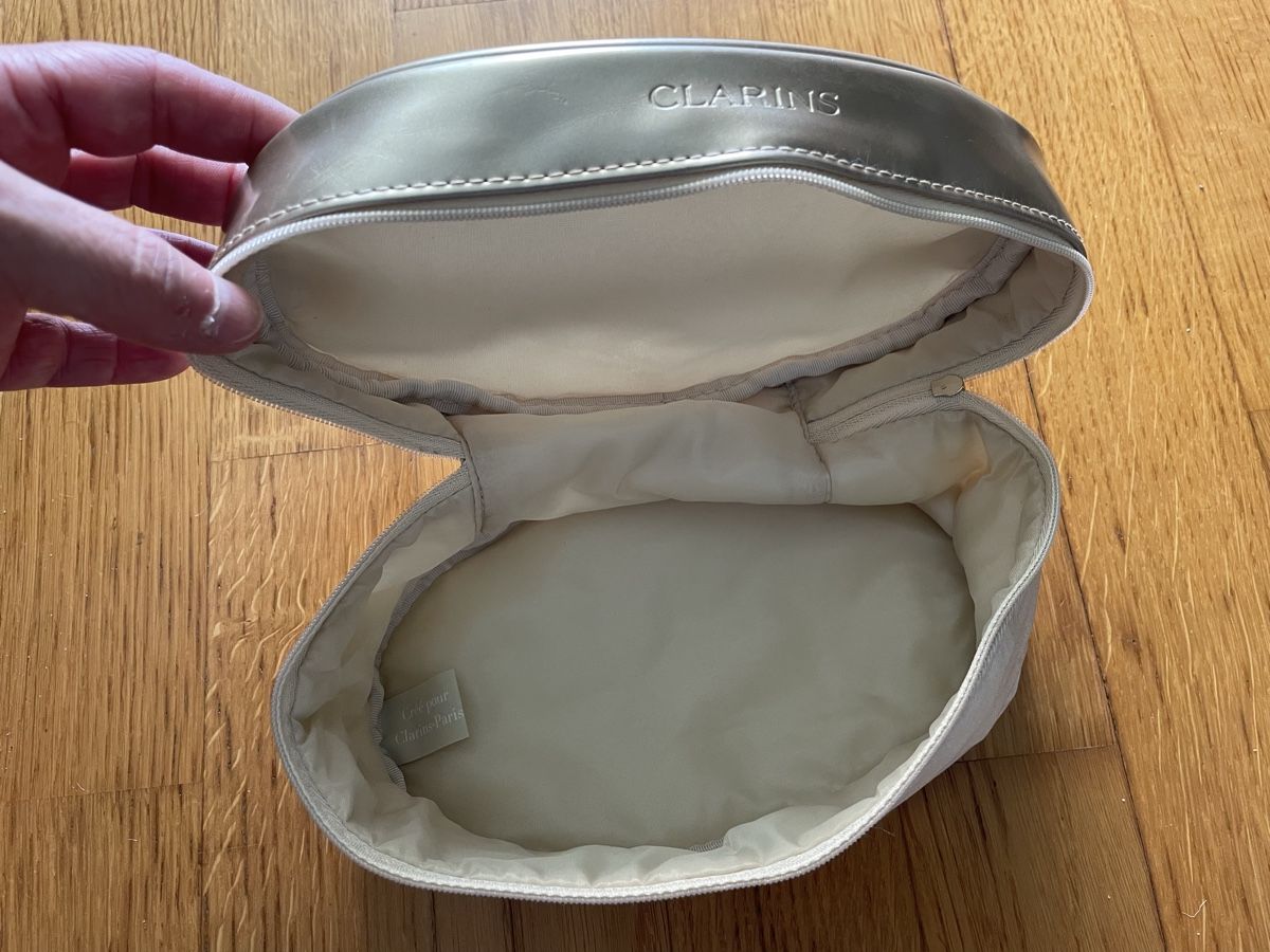 Clarins Kosmetikkoffer: Kulturbeutel/Necessaire Clarins – Gebraucht aus Zürich von silab69 2