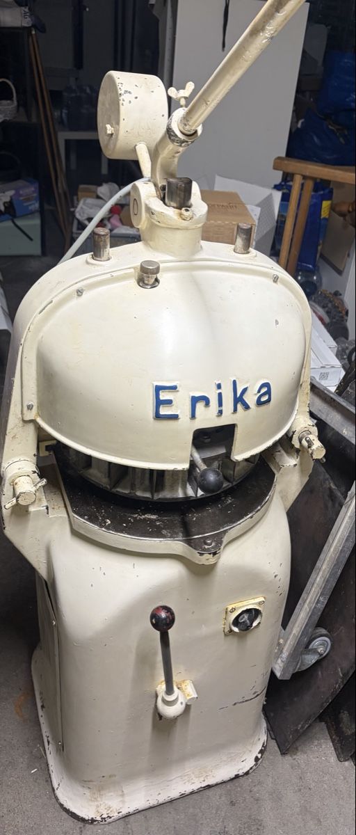 Tutte le macchine: Boudeuse de boulangerie Erika – Usato da Courtion venduto da spigra