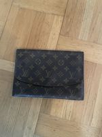 Louis Vuitton Clutch