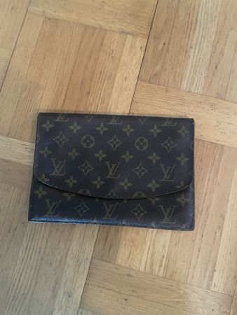 Louis Vuitton Clutch