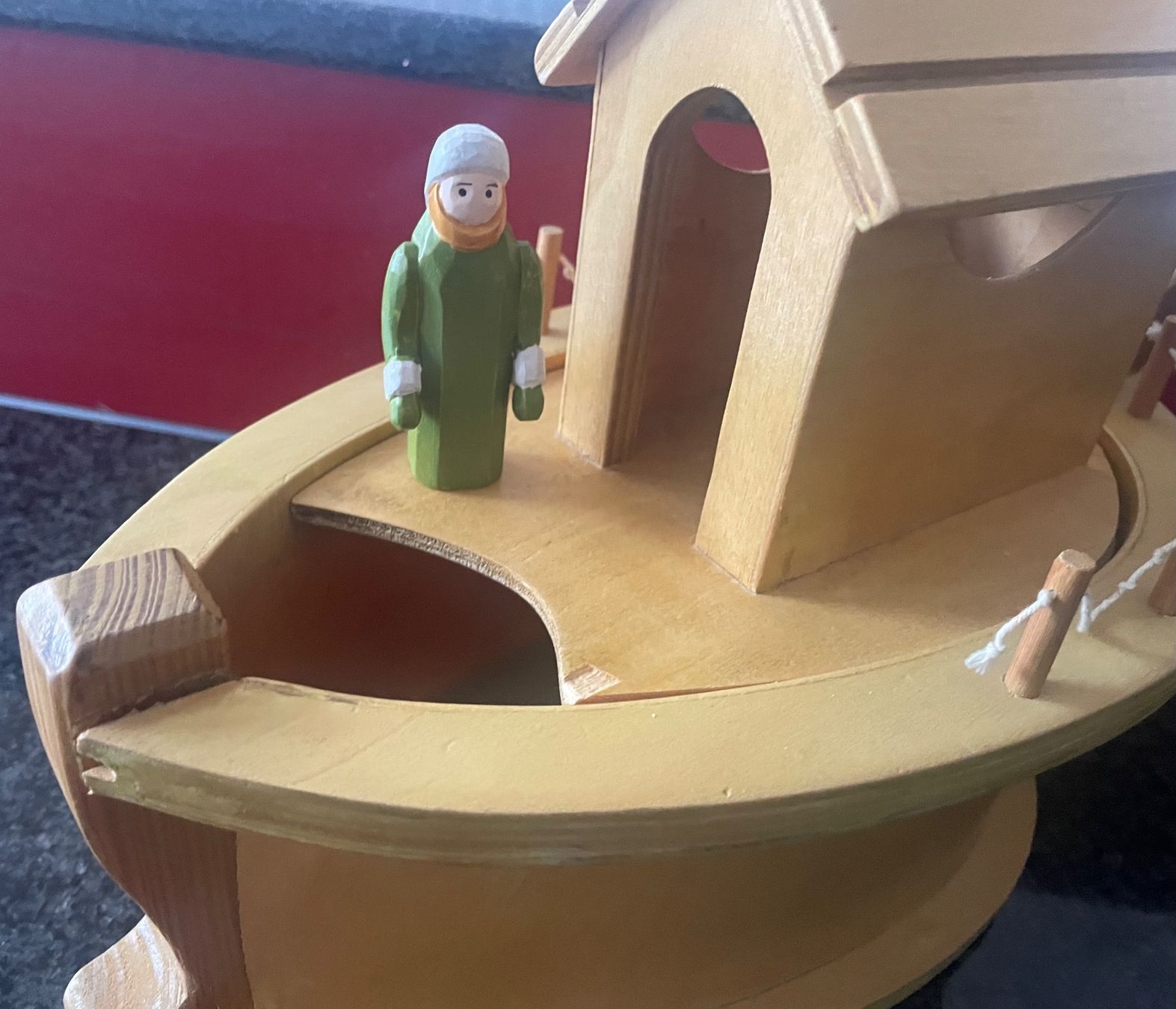 Spielzeuge: Arche Noah, 2 heilig, Holz mit Figuren. – Gebraucht aus Zuerich von poeteterli 2