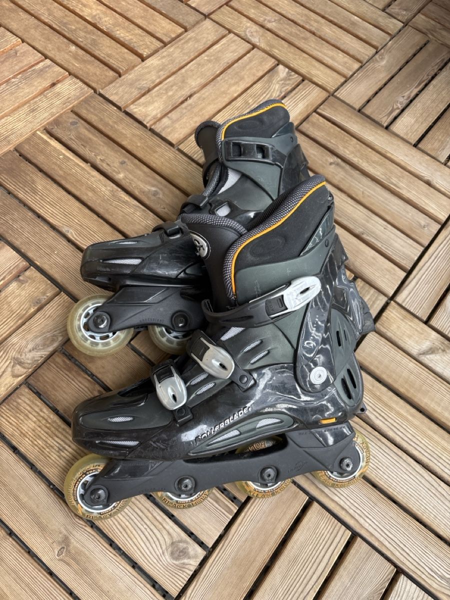 Pattini in linea & Pattini a rotelle: Inlineskates Original Rollerblads Gr. 44.5 – Usato da Zürich venduto da sugugus