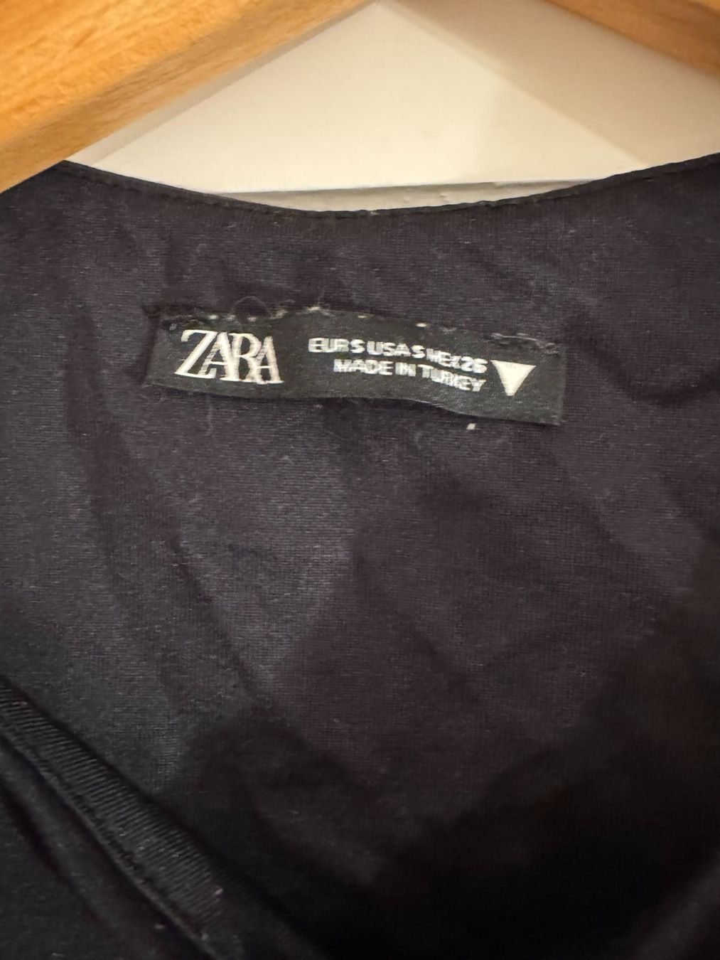 Zara Top: Bodysuit – Usato da Zollikon venduto da lui_gqg9 4