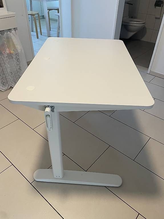 Schreibtische: IKEA RELATERA Schreibtisch 90x60 cm – Gebraucht aus Luzern von ethnicolor 2